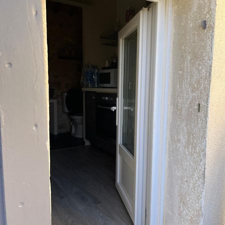 Petit Studio Le Pigeonnier A 5 Mn De Lourmarin Puyvert المظهر الخارجي الصورة