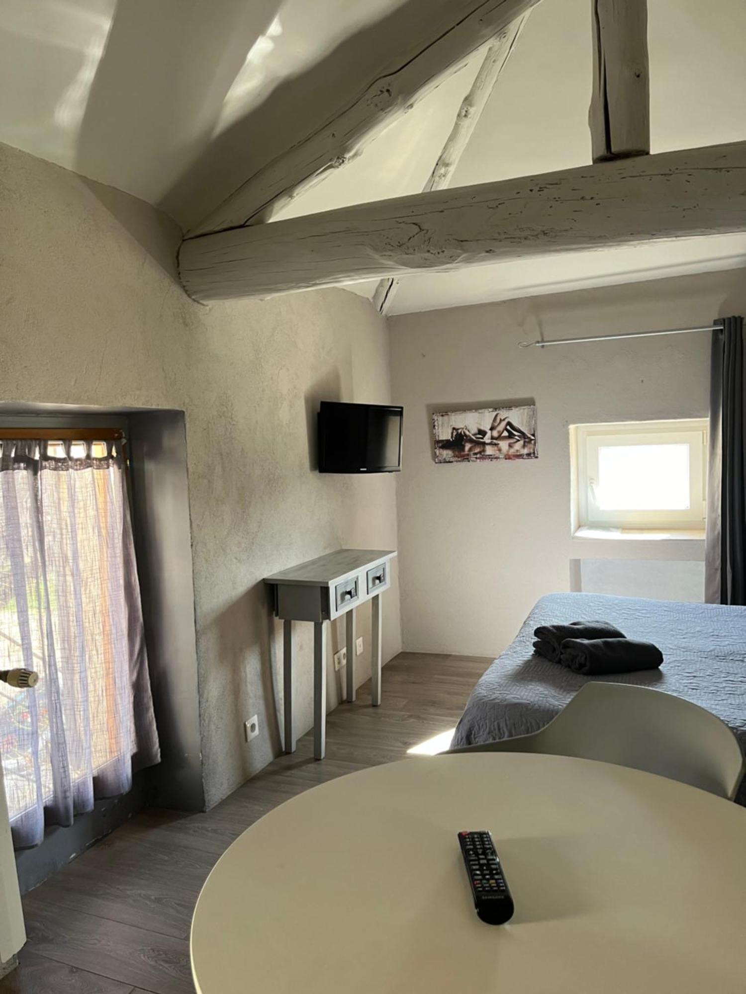 Petit Studio Le Pigeonnier A 5 Mn De Lourmarin Puyvert المظهر الخارجي الصورة
